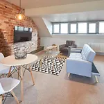 Host & Stay - North Marine House