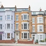 Host & Stay - North Marine House